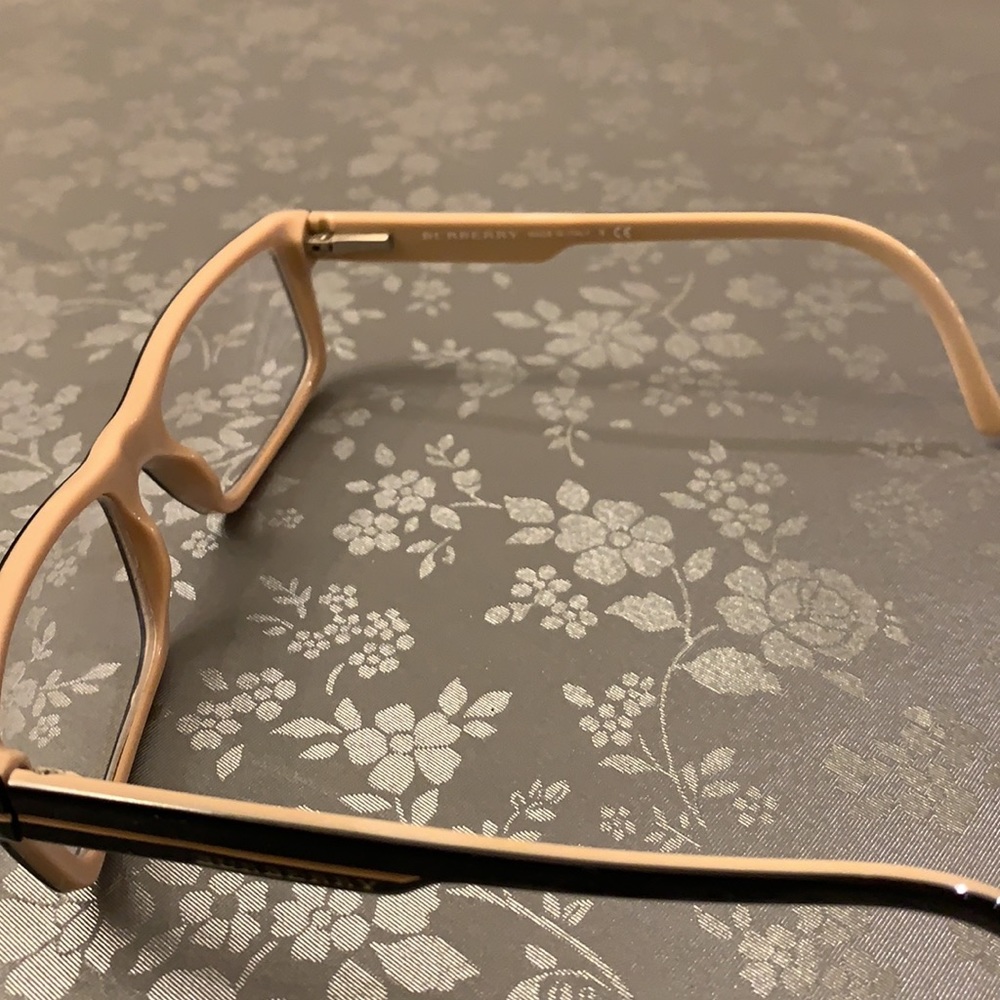 Burberry men’s eyeglass frame only. - Picture 4 of 5